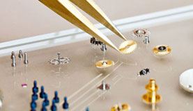 江诗丹顿手表售后服务网点-打开表壳